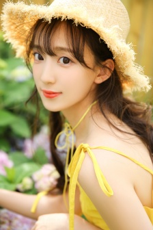 女生穿走光内衣